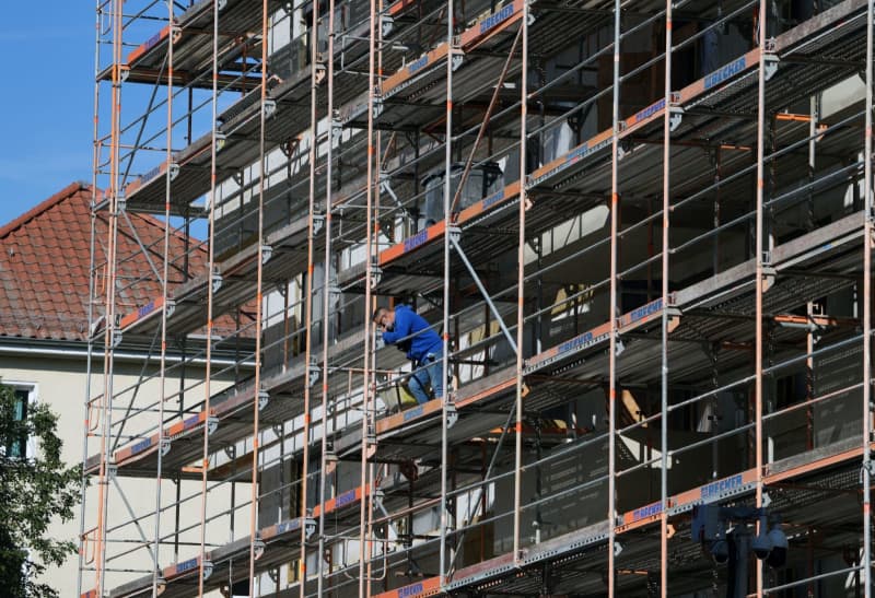 German residential building permits continue to stall in July